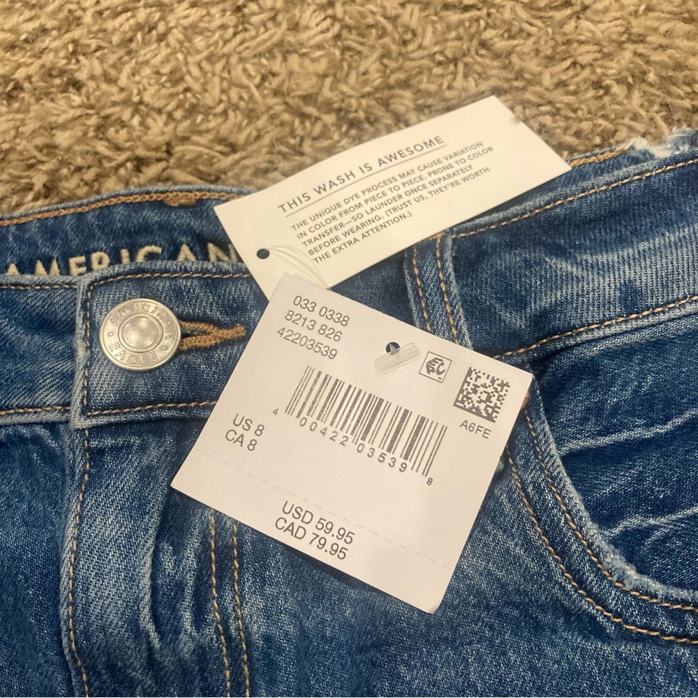 NWT: American Eagle Strigid Ripped Denim Mom Shorts Mid Wash 8 Distressed Trendy - Picture 5 of 15